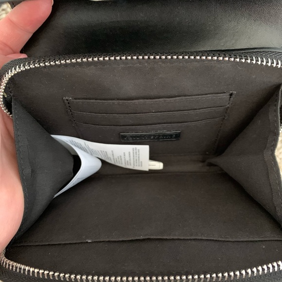 Call it Spring purse - Picture 4 of 4